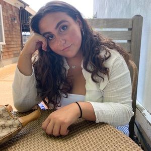 Meet your Posher, Eleni